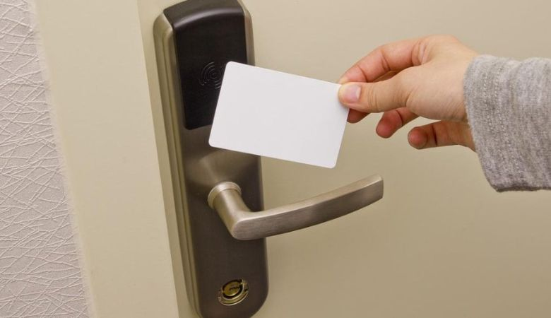 khóa thẻ từ khóa gì - nguyên lý hoạt động